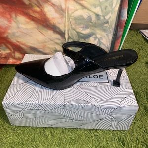 Pointed Toe Crocodile Patterned Heel